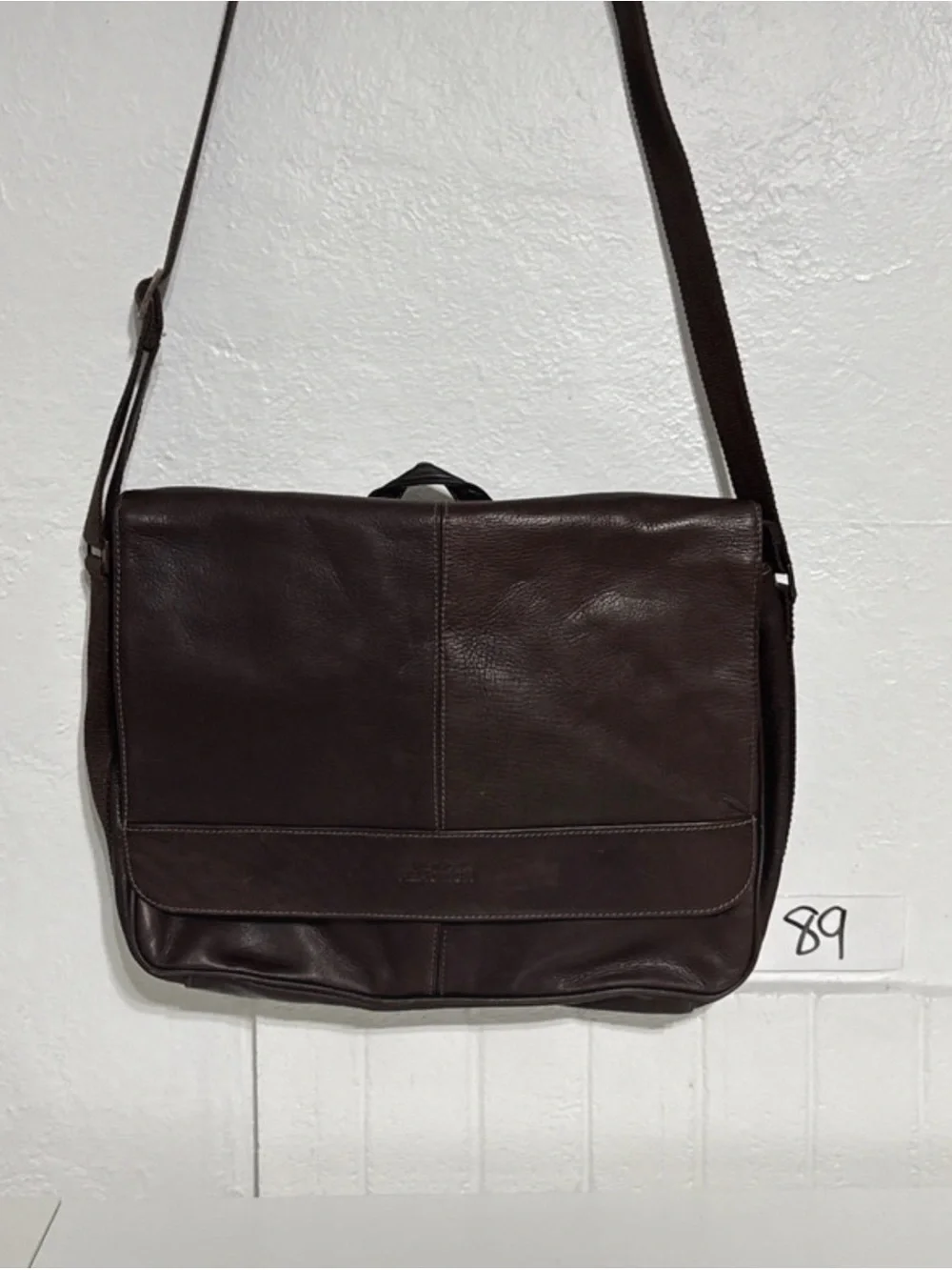 👜 Kenneth Cole Reaction Leather Messenger Bag – Dark Brown